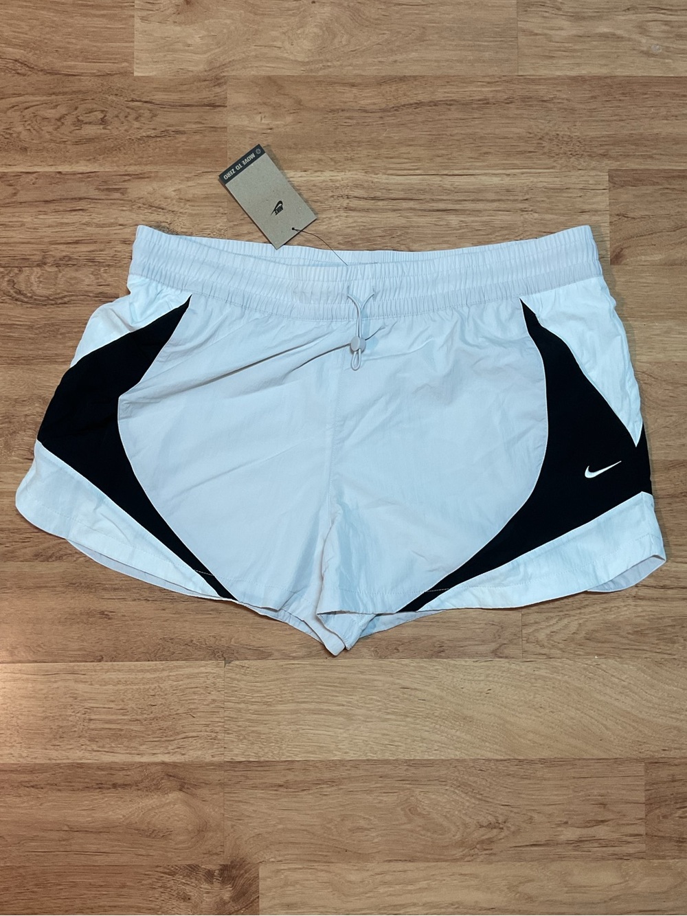 Nike White and Black Women's Athletic Shorts XL Plus Size